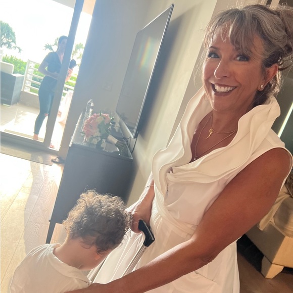 Meet your Posher, Lisa - Picture 1 of 3